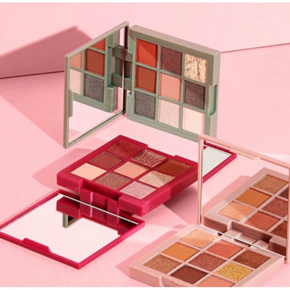 $12 CIATE LONDON Cranberry Eyeshadow Palette - 10.8 g NIB - Picture 2 of 3